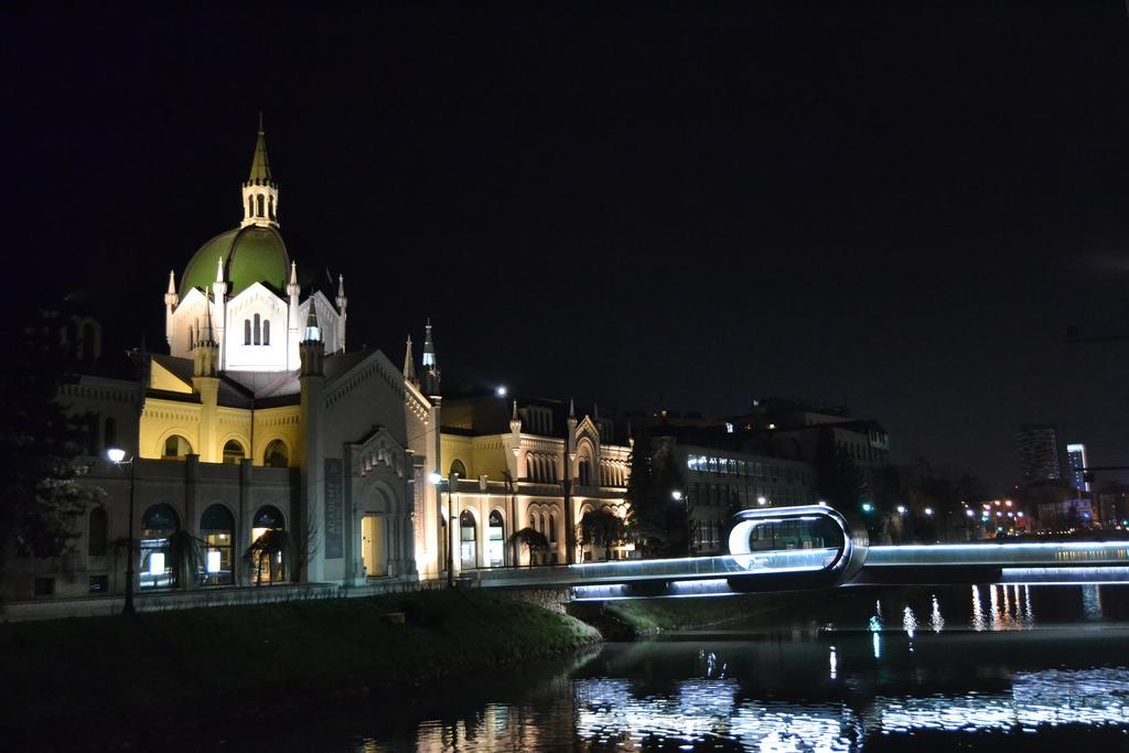 Apartment Drustveni Dom Sarajevo Bilik gambar